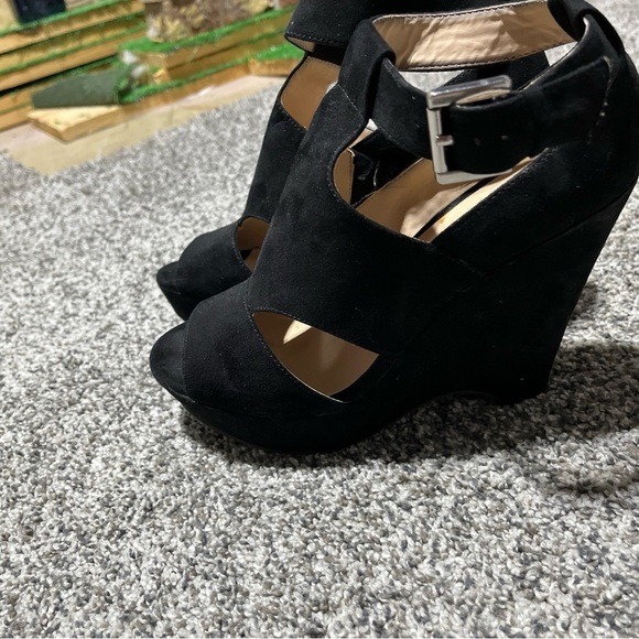 NINE WEST  SIZE 7 BLACK FAUX SUEDE OPEN TOE WEDGES PLATFORM SHOES- See Note - Picture 3 of 12